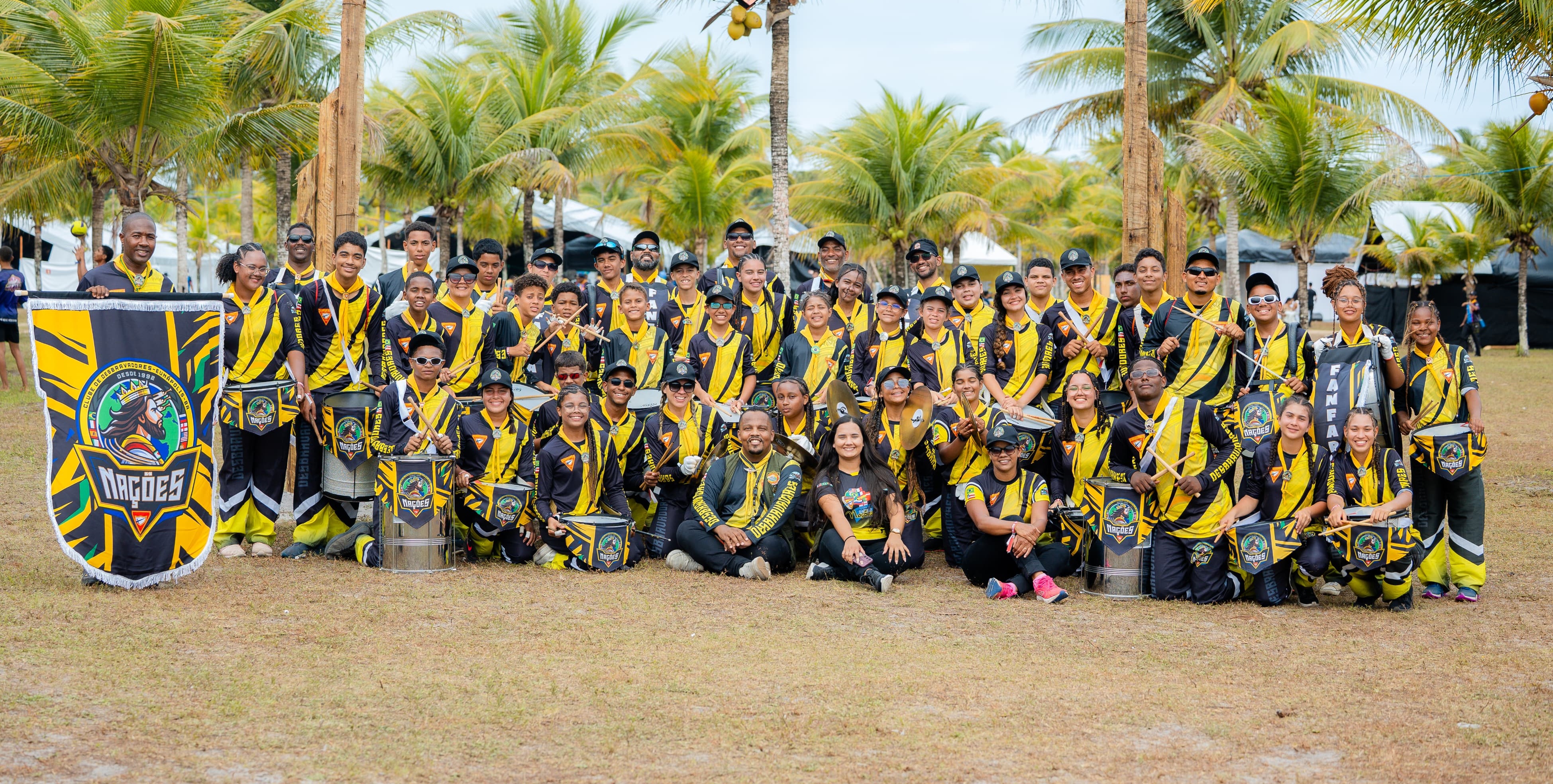 Grupo completo do Clube Nações reunido